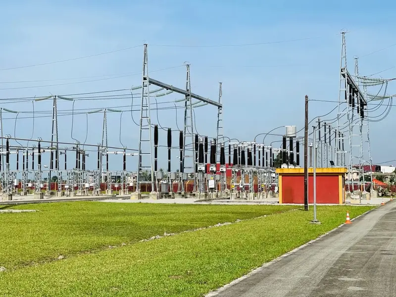 Poste électrique HTB en construction par ENERTEC